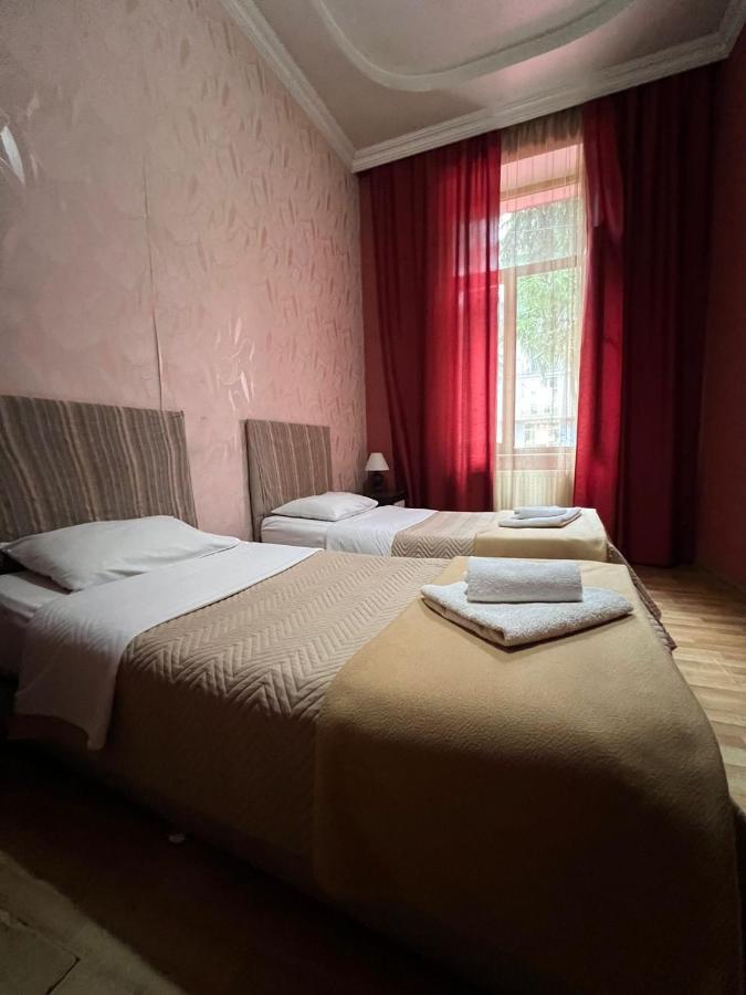 באטומי Hotel Albatros מראה חיצוני תמונה