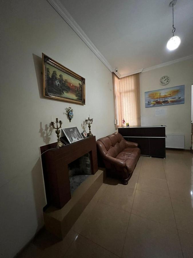 באטומי Hotel Albatros מראה חיצוני תמונה