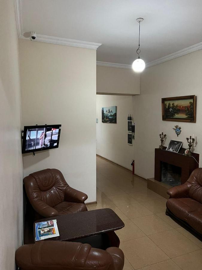 באטומי Hotel Albatros מראה חיצוני תמונה