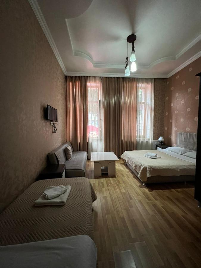 באטומי Hotel Albatros מראה חיצוני תמונה