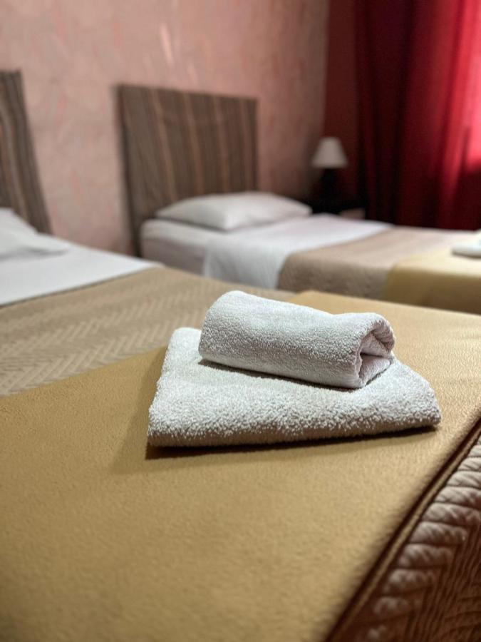 באטומי Hotel Albatros מראה חיצוני תמונה
