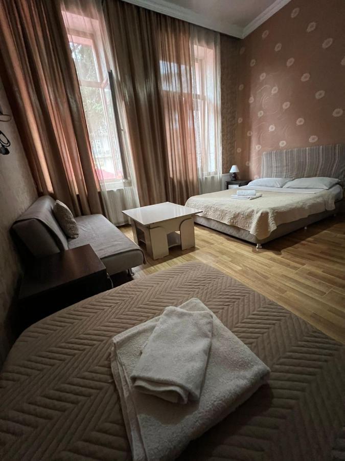 באטומי Hotel Albatros מראה חיצוני תמונה