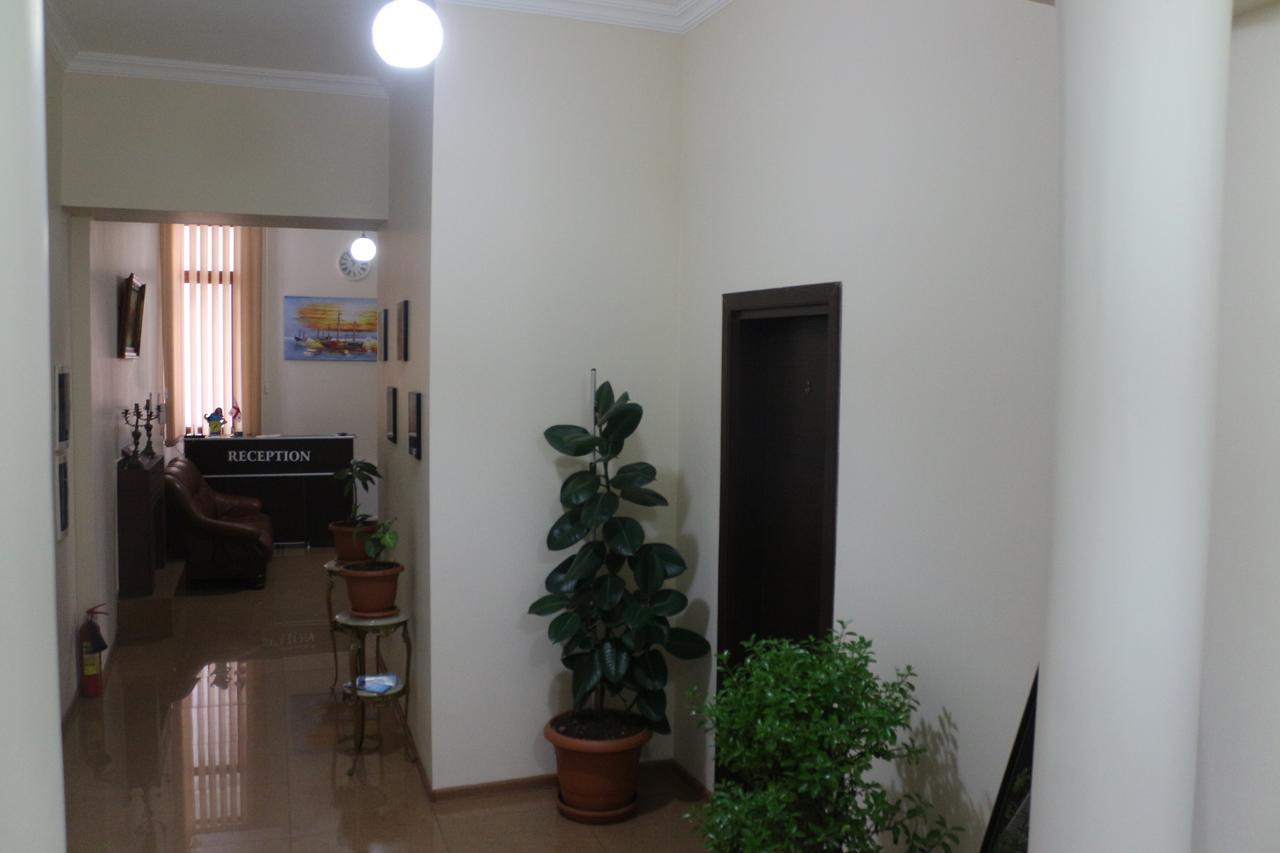 באטומי Hotel Albatros מראה חיצוני תמונה