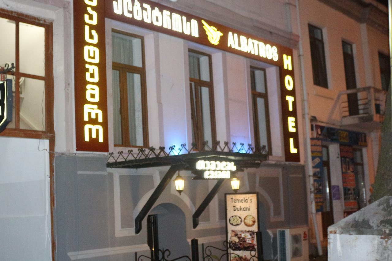 באטומי Hotel Albatros מראה חיצוני תמונה